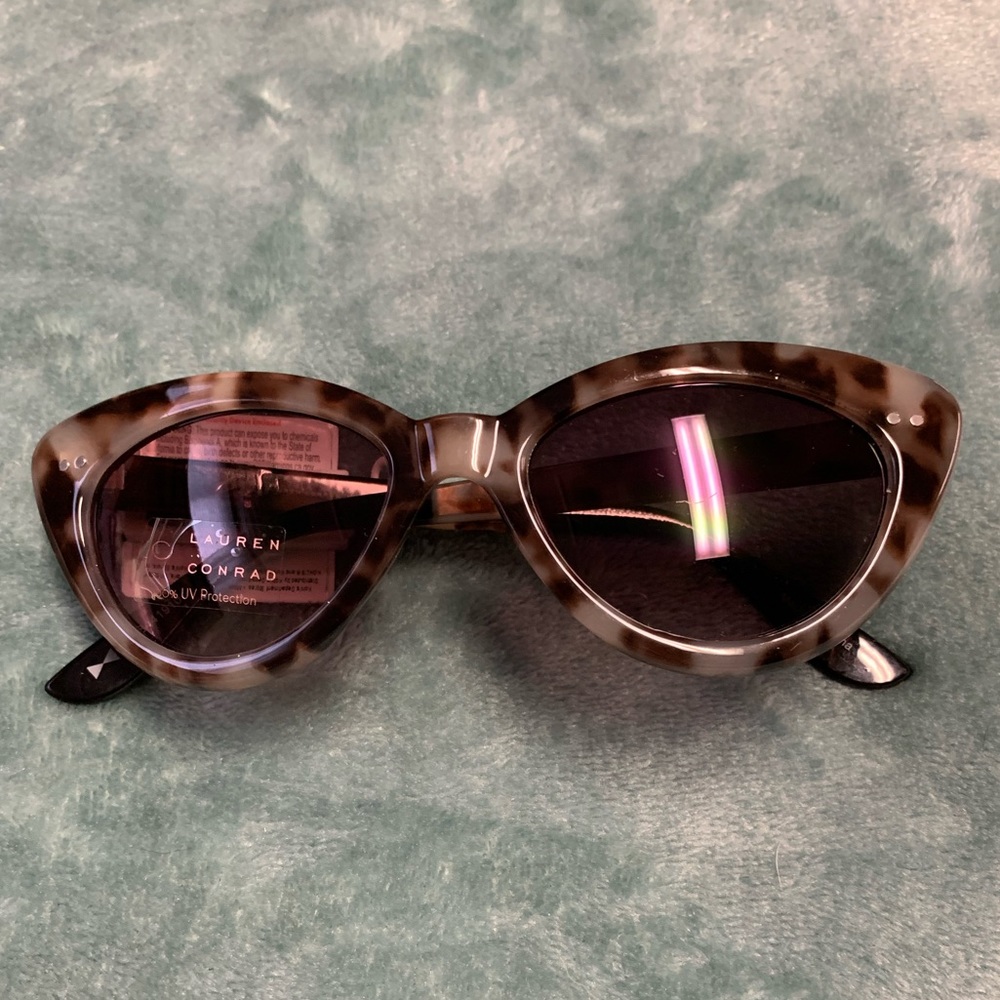 NWT! Lauren Conrad Tortoise Cat Eye Sungla…